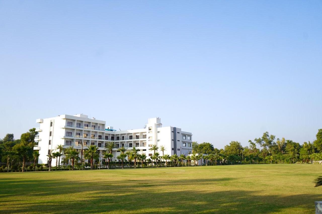 Pride Resort & Convention Center Ranakpur Near Ranakpur Dam Sādri Dış mekan fotoğraf